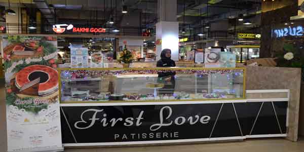 First Love shop front in lippo mall puri st. moritz