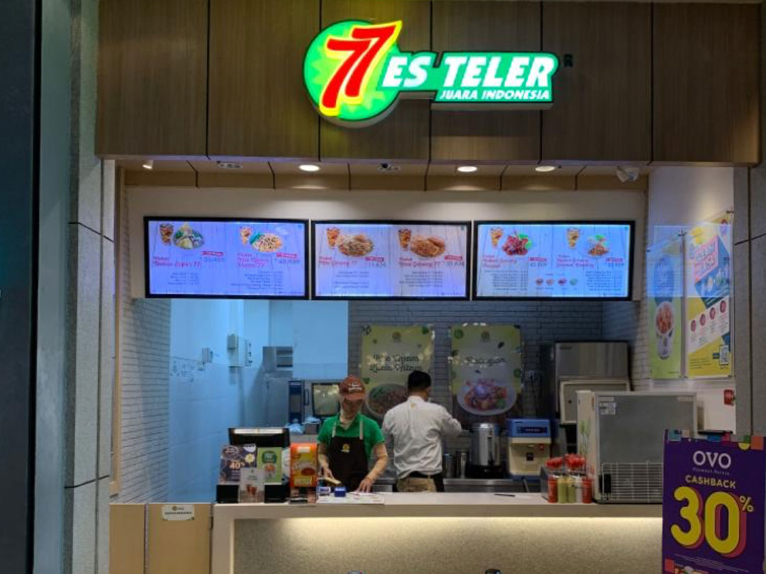 Es Teler 77 shop front in lippo mall puri st. moritz