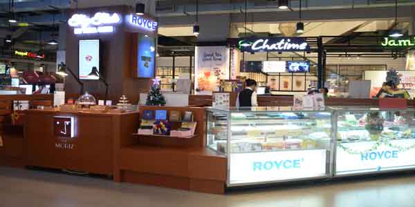 Royce Chocolate shop front in lippo mall puri st. moritz