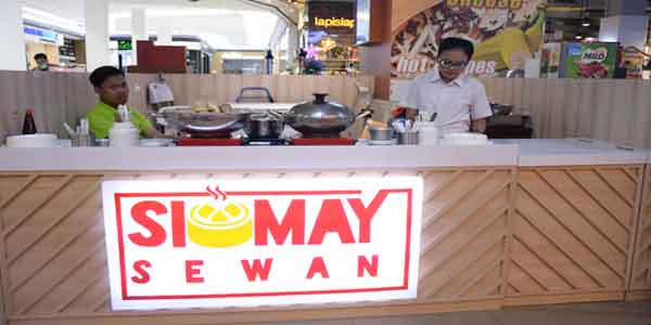 Siomay Sewan shop front in lippo mall puri st. moritz