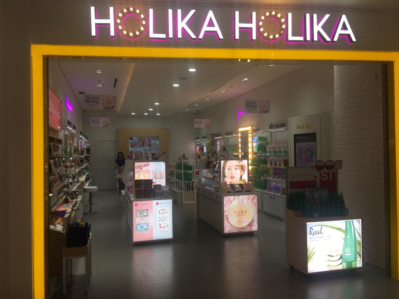 Holika Holika shop front in lippo mall puri st. moritz