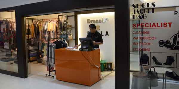 Dress Up & Perla shop front in lippo mall puri st. moritz