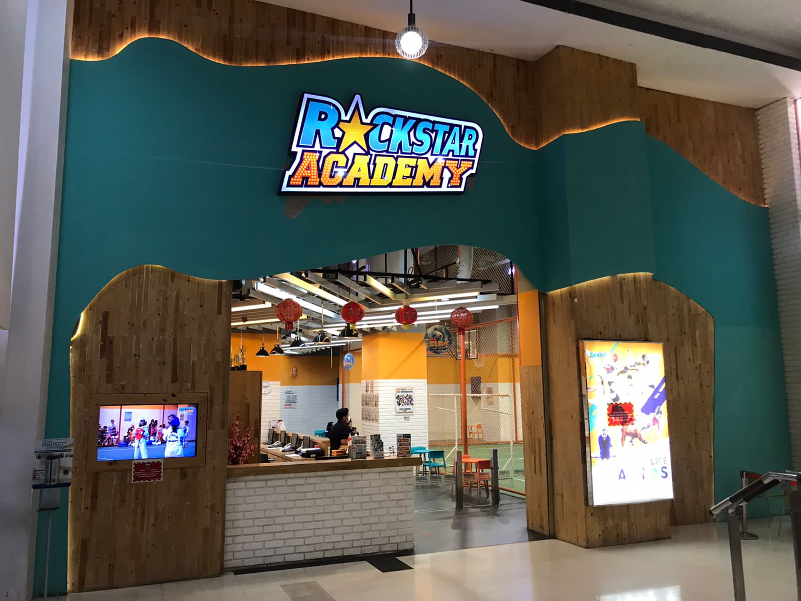 Rockstar Academy shop front in lippo mall puri st. moritz